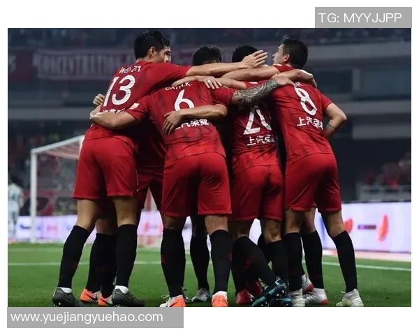 天海与上港激战正酣比分揭晓精彩瞬间引发球迷热议 天海与上港激战正酣比分揭晓精彩瞬间引发球迷热议