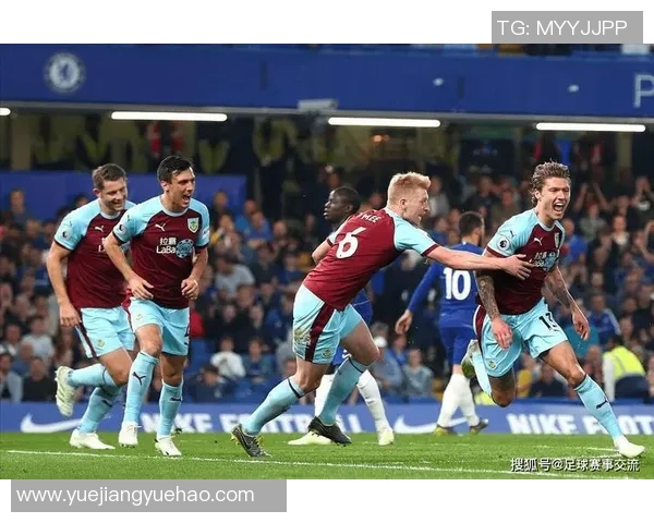 圣洛伦索与竞技的激烈对决揭示了足球战术的博弈与激情的碰撞