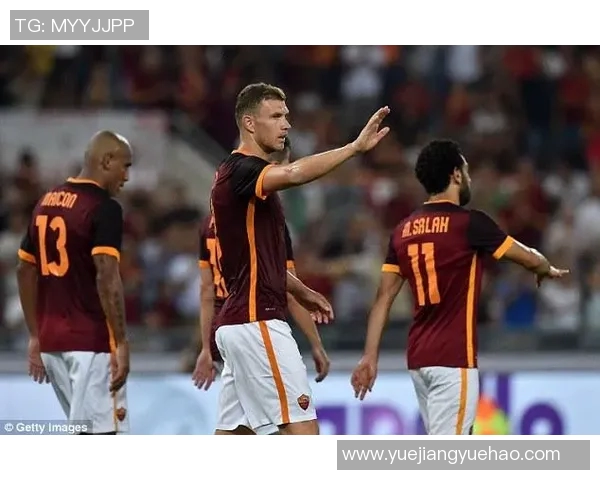 皮尔森与莫斯科中央军的激烈对决揭示了足球战术与团队精神的完美结合