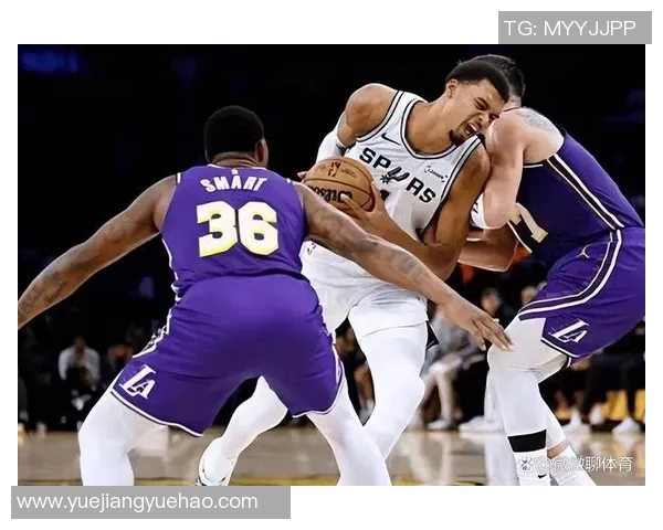 激情对决直播老鹰与湖人巅峰对抗赛精彩瞬间回顾与分析