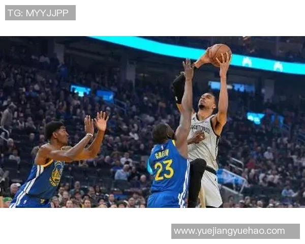 季后赛精彩对决勇士与马刺全场录像回放及精彩瞬间分析